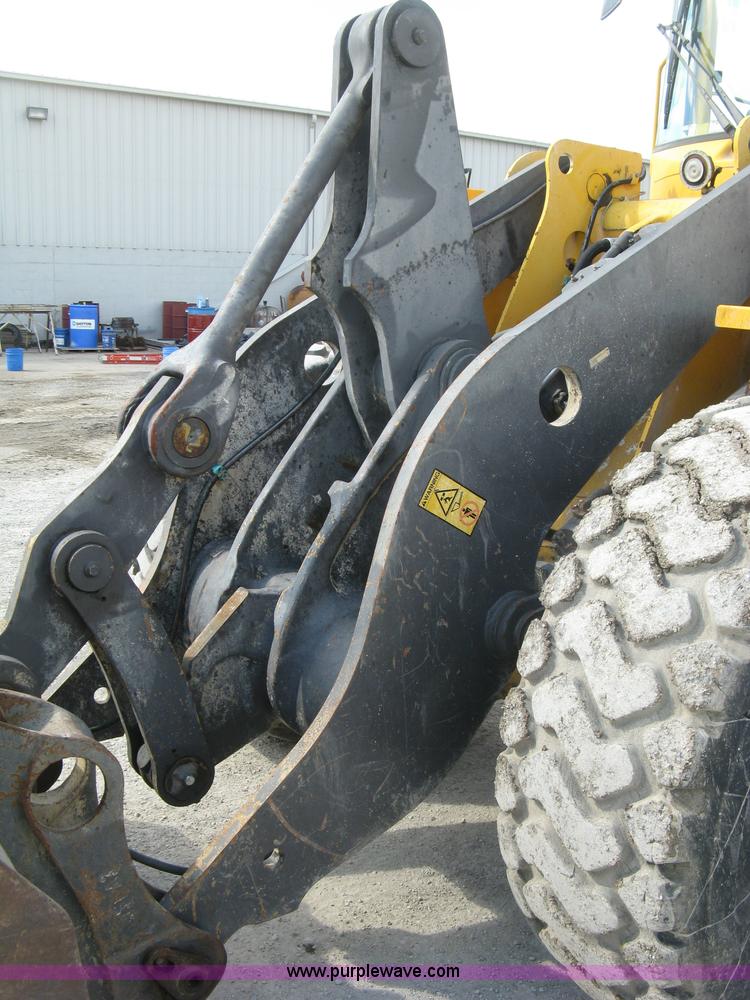 image for item E7990 1999 Volvo L90C wheel loader