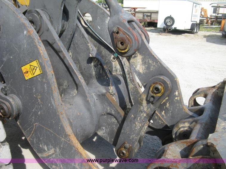 image for item E7990 1999 Volvo L90C wheel loader