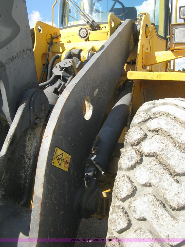 image for item E7990 1999 Volvo L90C wheel loader