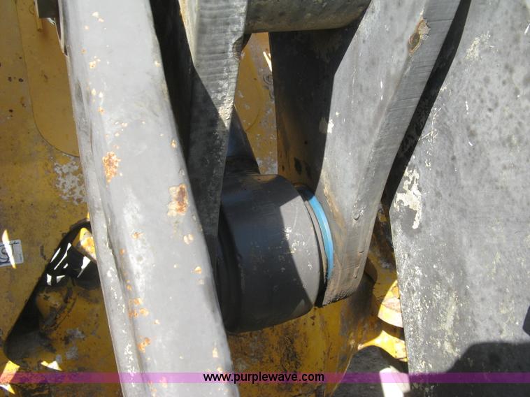 image for item E7990 1999 Volvo L90C wheel loader