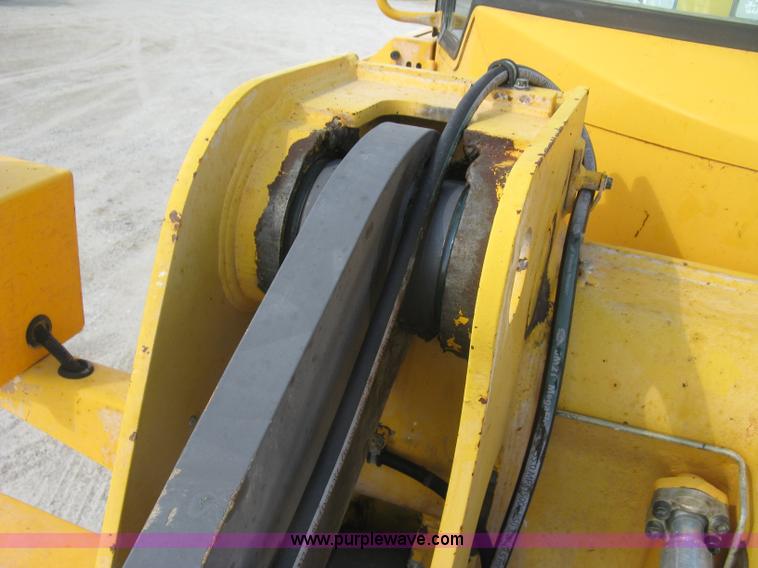 image for item E7990 1999 Volvo L90C wheel loader