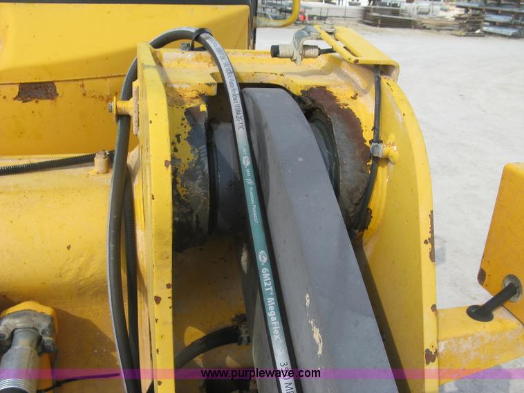 image for item E7990 1999 Volvo L90C wheel loader