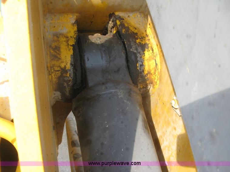 image for item E7990 1999 Volvo L90C wheel loader