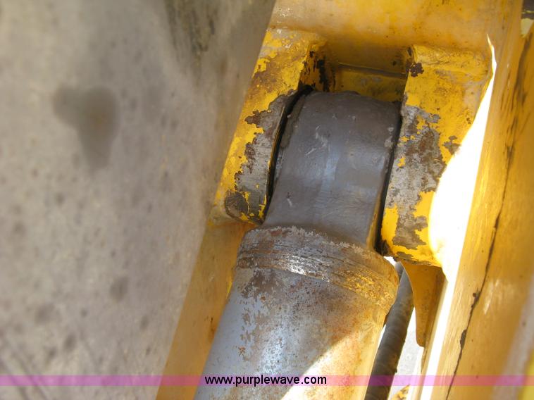 image for item E7990 1999 Volvo L90C wheel loader