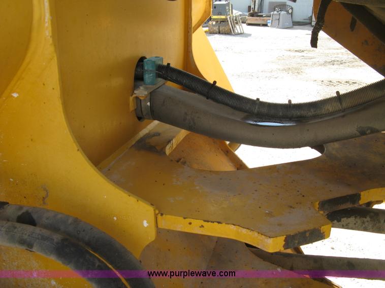 image for item E7990 1999 Volvo L90C wheel loader