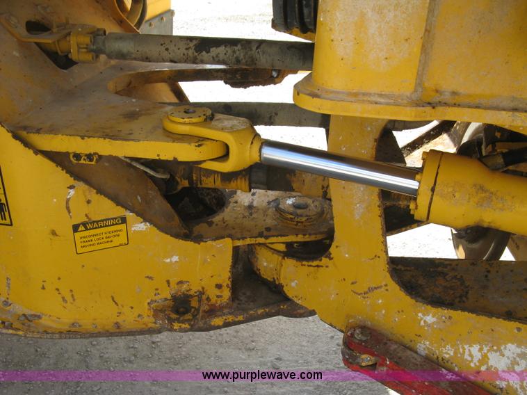 image for item E7990 1999 Volvo L90C wheel loader