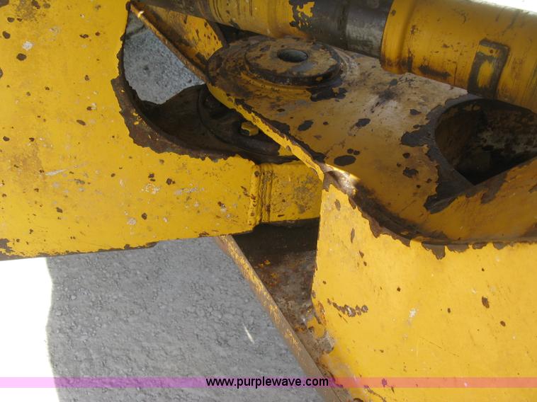 image for item E7990 1999 Volvo L90C wheel loader