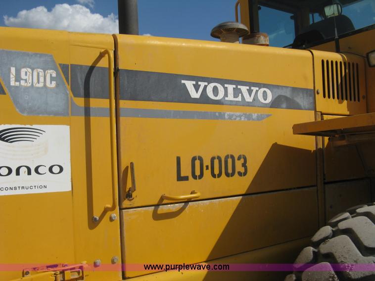 image for item E7990 1999 Volvo L90C wheel loader