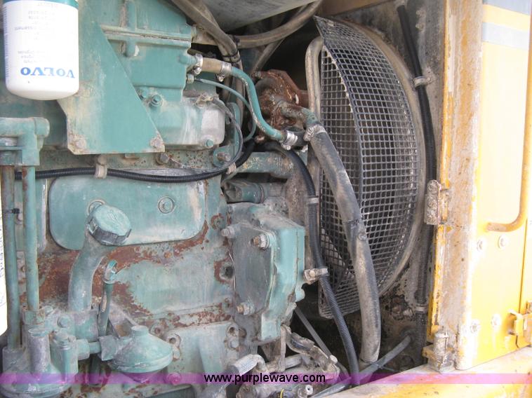 image for item E7990 1999 Volvo L90C wheel loader