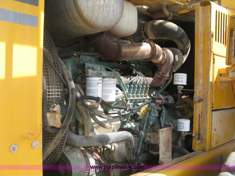 image for item E7990 1999 Volvo L90C wheel loader