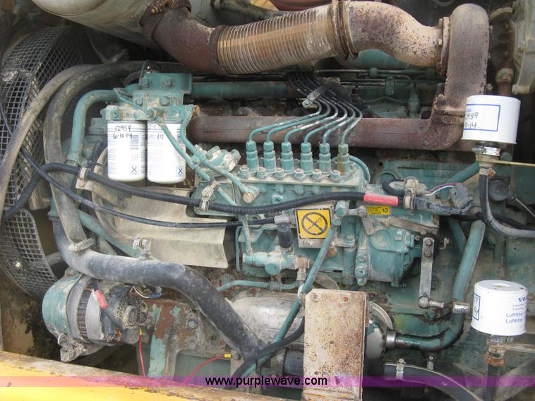 image for item E7990 1999 Volvo L90C wheel loader