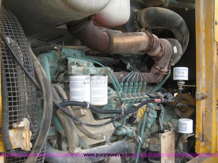 image for item E7990 1999 Volvo L90C wheel loader