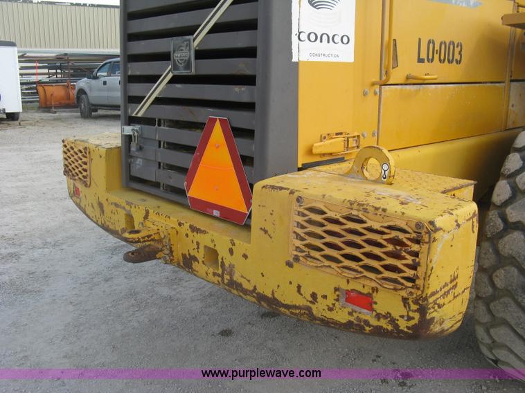 image for item E7990 1999 Volvo L90C wheel loader