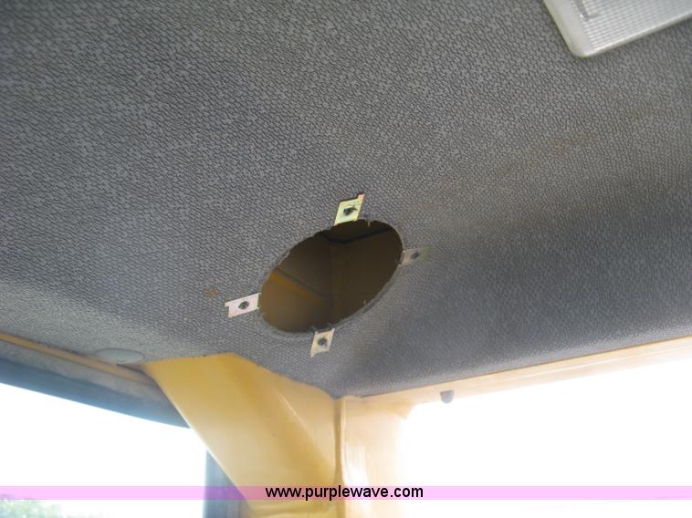 image for item E7990 1999 Volvo L90C wheel loader