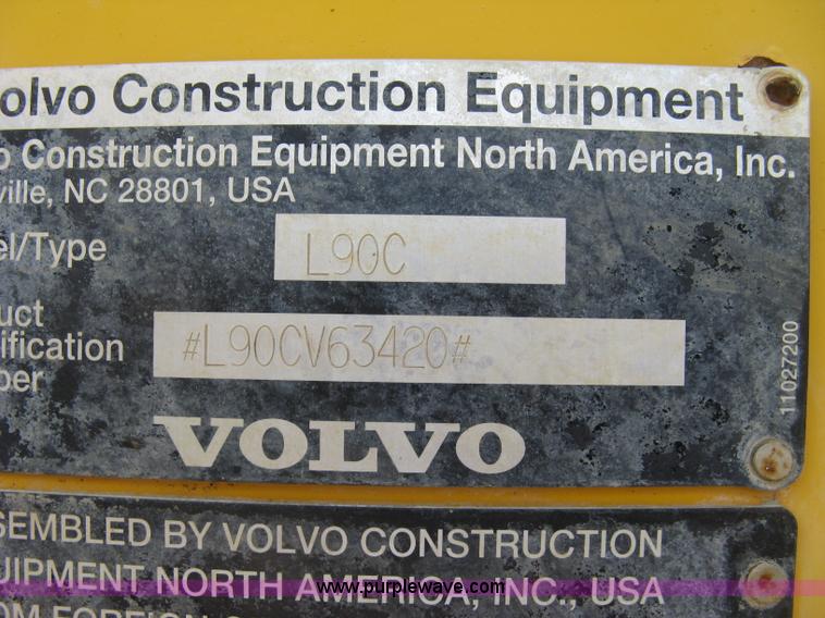 image for item E7990 1999 Volvo L90C wheel loader
