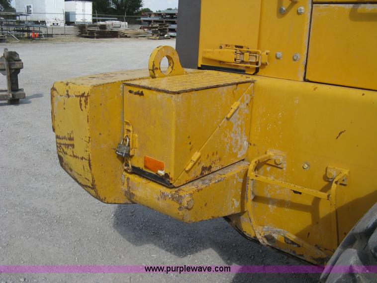 image for item E7990 1999 Volvo L90C wheel loader