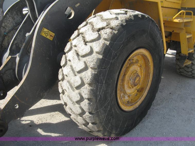image for item E7990 1999 Volvo L90C wheel loader