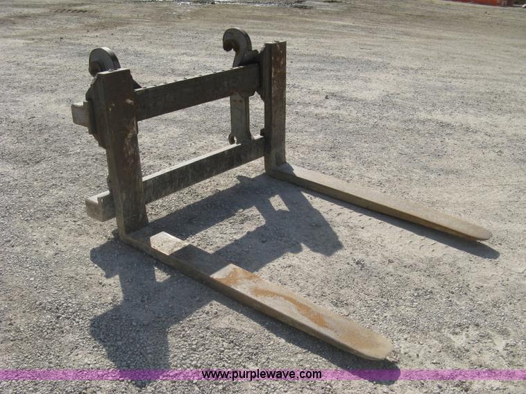 image for item E7990 1999 Volvo L90C wheel loader