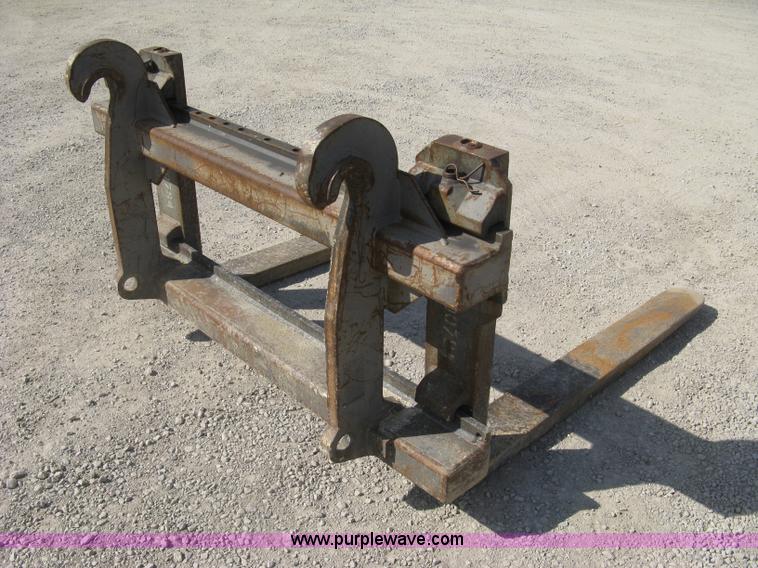 image for item E7990 1999 Volvo L90C wheel loader