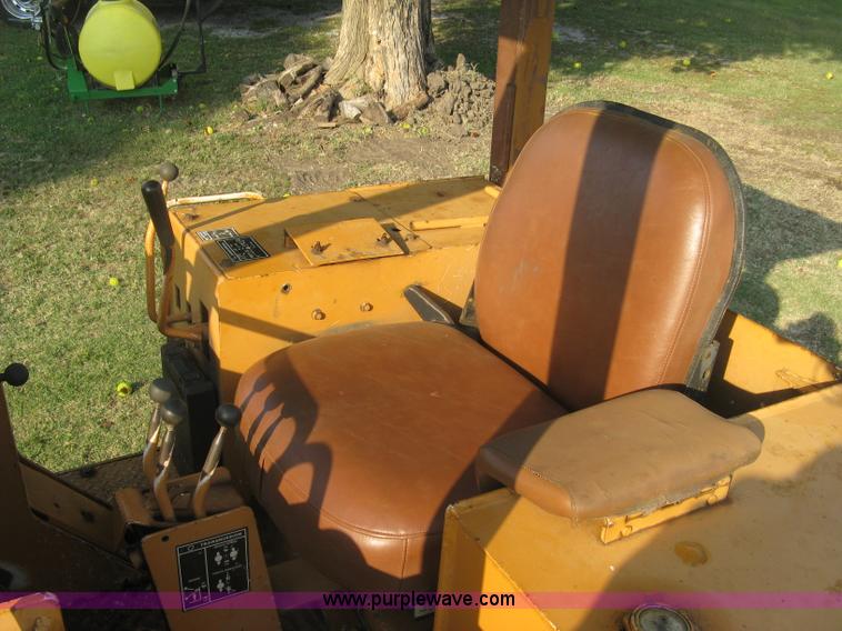 image for item E7998 1991 Case 855D long track loader