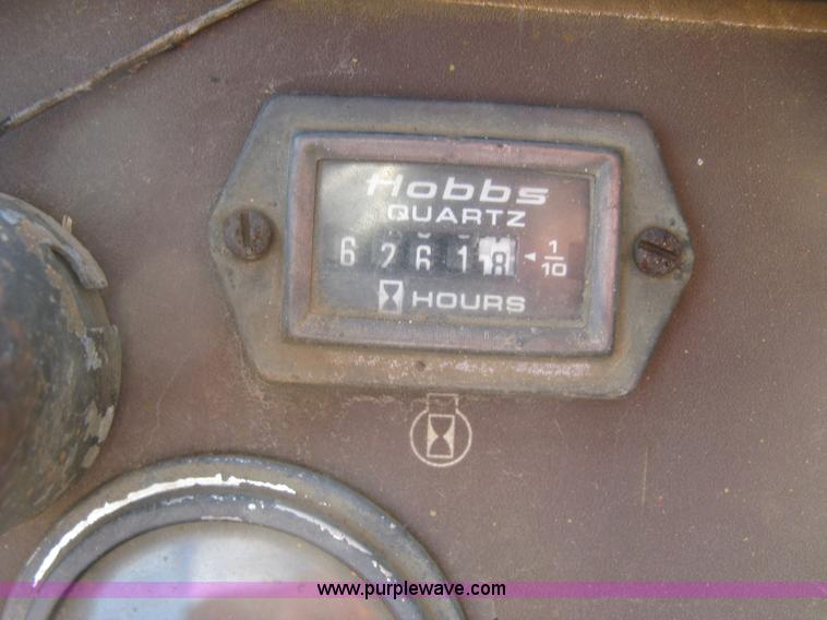 image for item E7998 1991 Case 855D long track loader