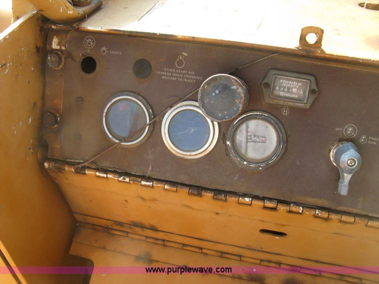 image for item E7998 1991 Case 855D long track loader