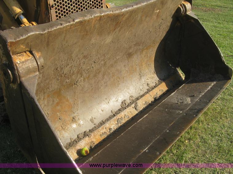 image for item E7998 1991 Case 855D long track loader