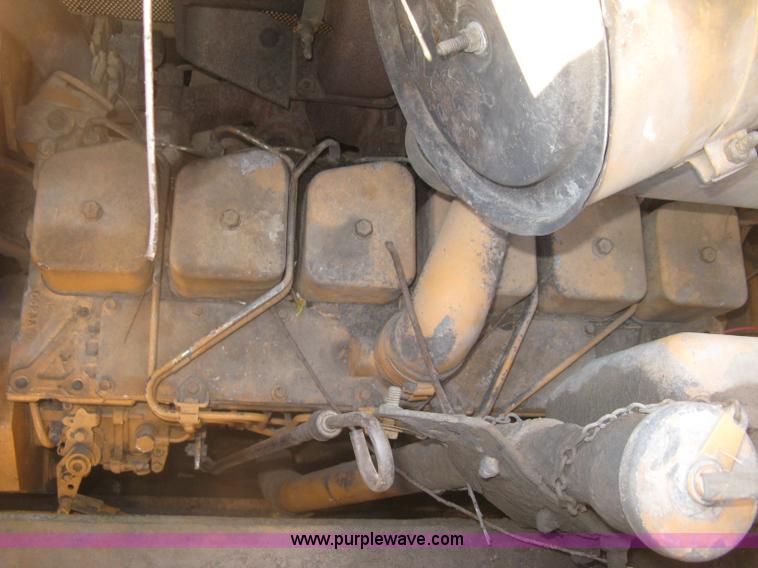 image for item E7998 1991 Case 855D long track loader