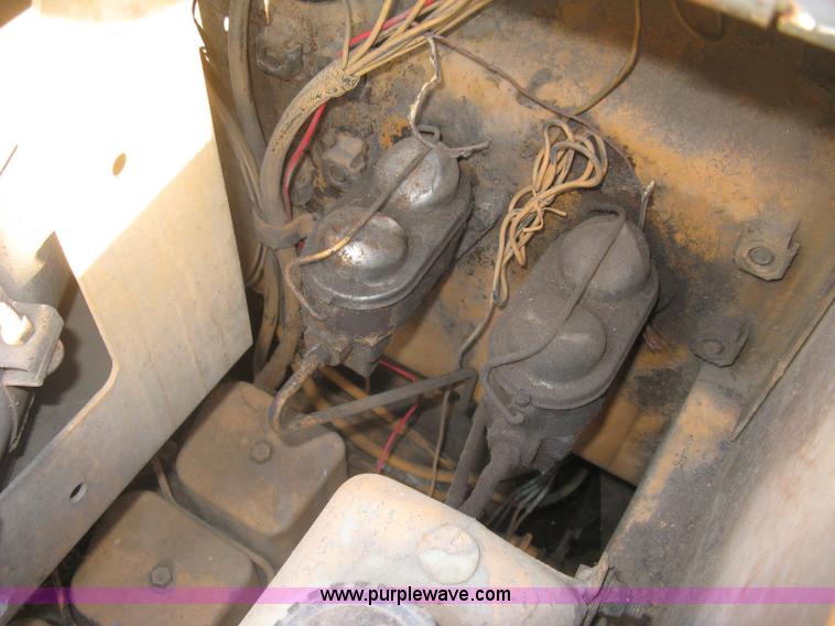 image for item E7998 1991 Case 855D long track loader