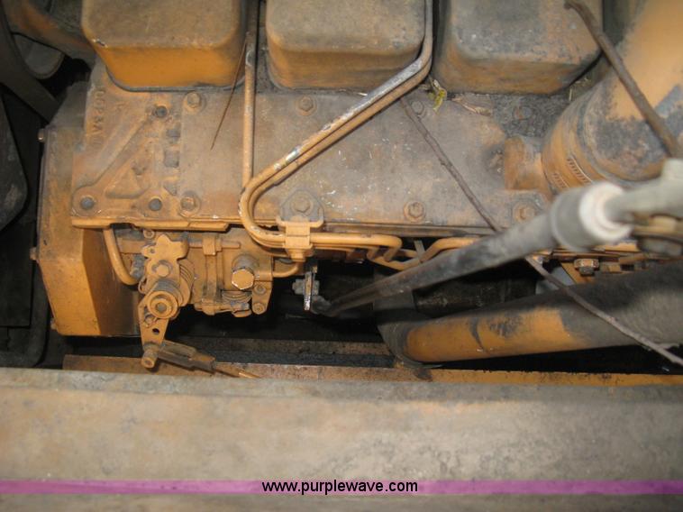 image for item E7998 1991 Case 855D long track loader