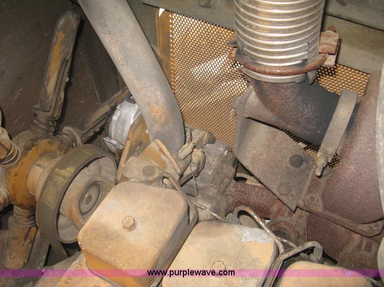 image for item E7998 1991 Case 855D long track loader