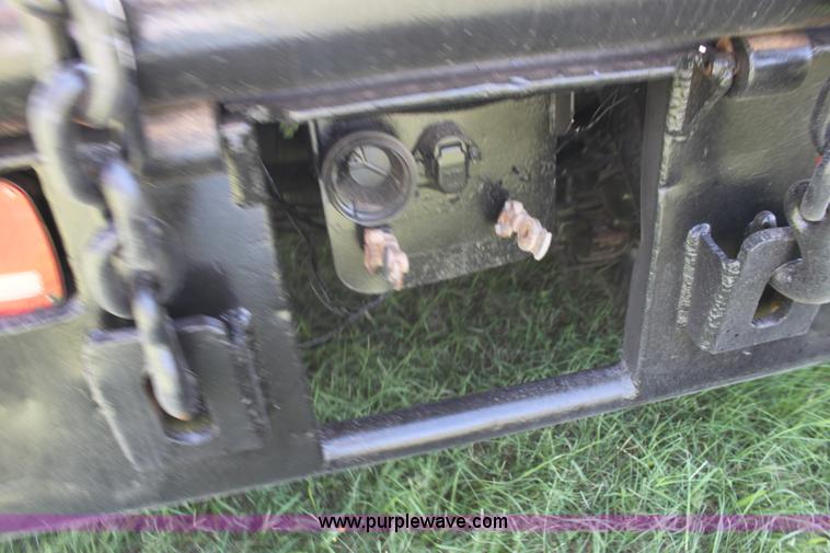 image for item F3355 1995 Mack RD6 rigging truck