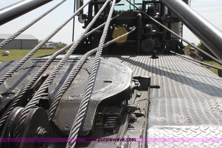 image for item F3355 1995 Mack RD6 rigging truck