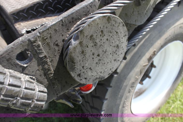 image for item F3355 1995 Mack RD6 rigging truck