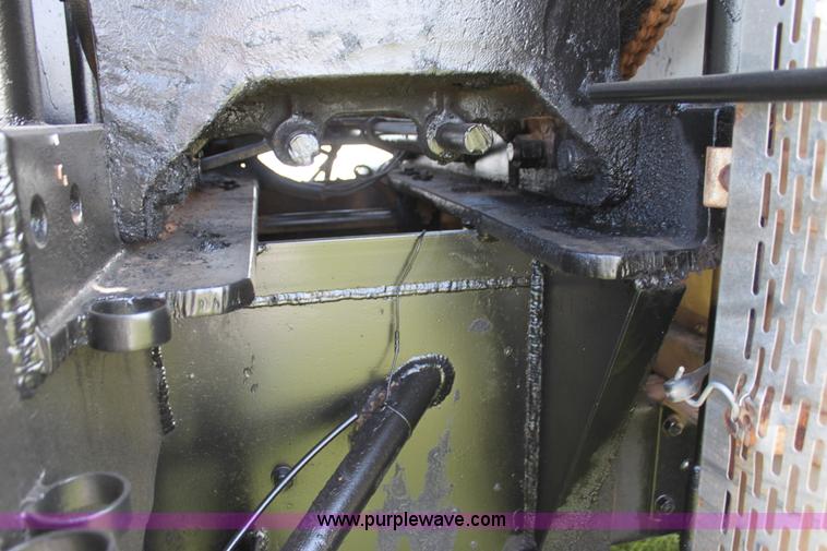 image for item F3355 1995 Mack RD6 rigging truck