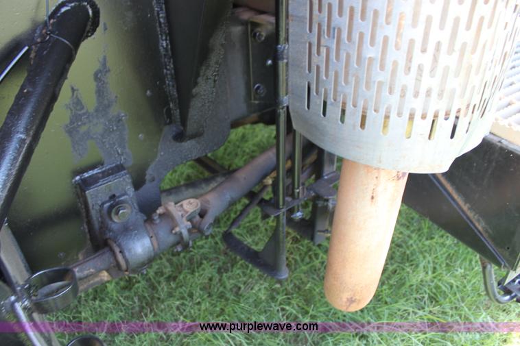 image for item F3355 1995 Mack RD6 rigging truck