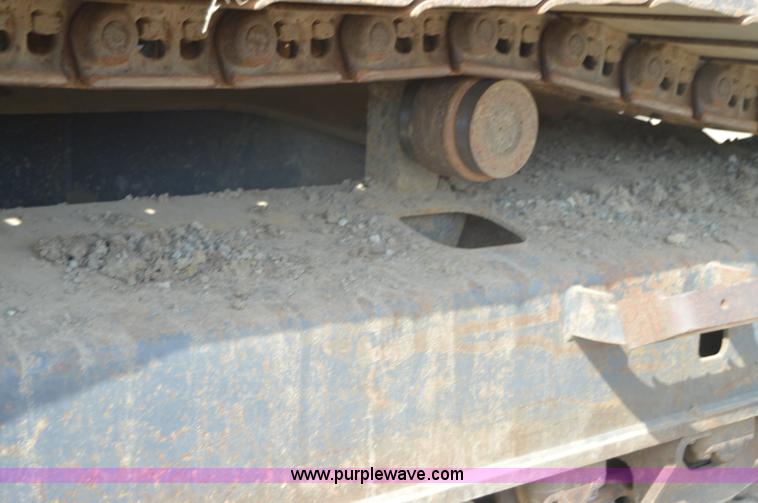 image for item F8339 2004 Kobelco SK210LC excavator