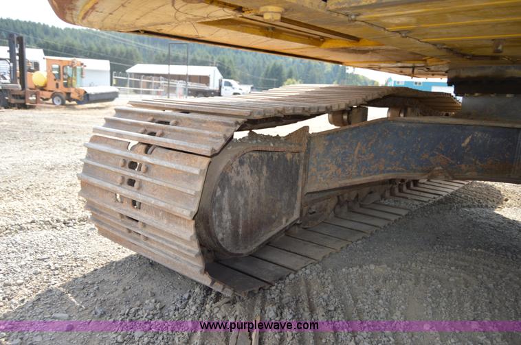 image for item F8339 2004 Kobelco SK210LC excavator