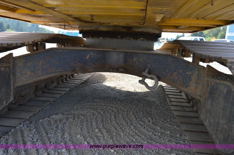 image for item F8339 2004 Kobelco SK210LC excavator