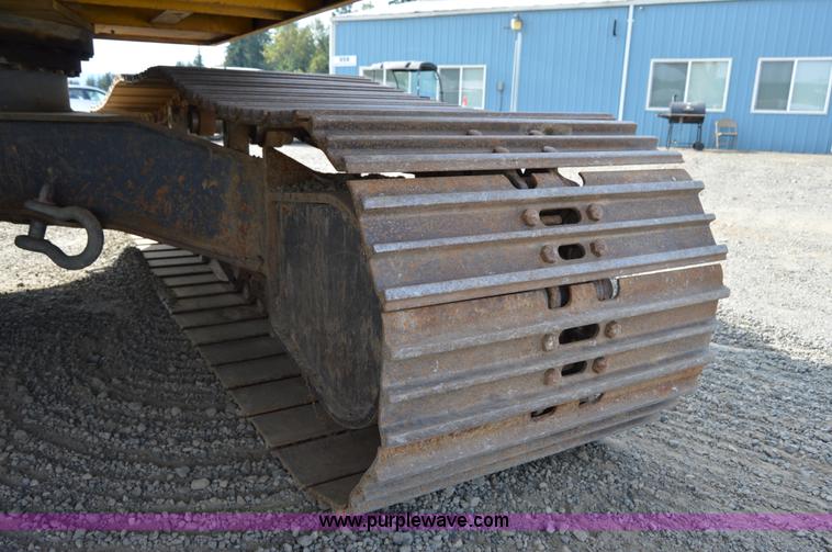 image for item F8339 2004 Kobelco SK210LC excavator