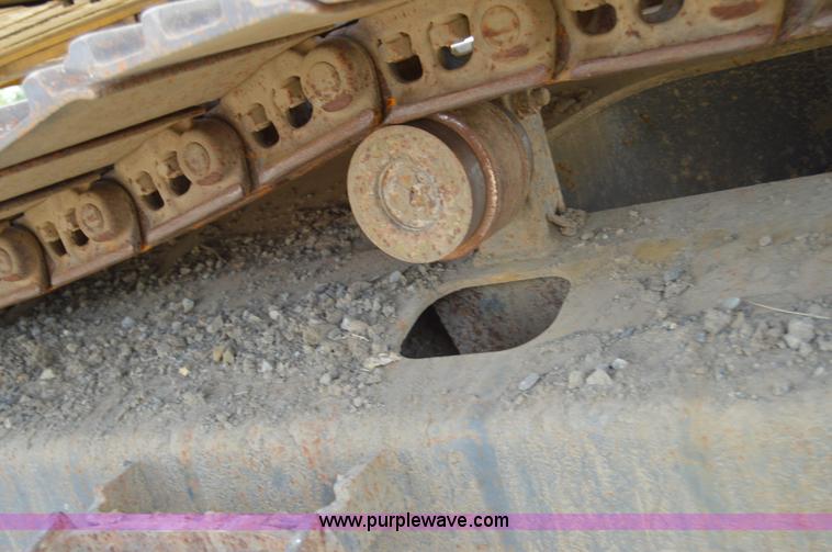 image for item F8339 2004 Kobelco SK210LC excavator