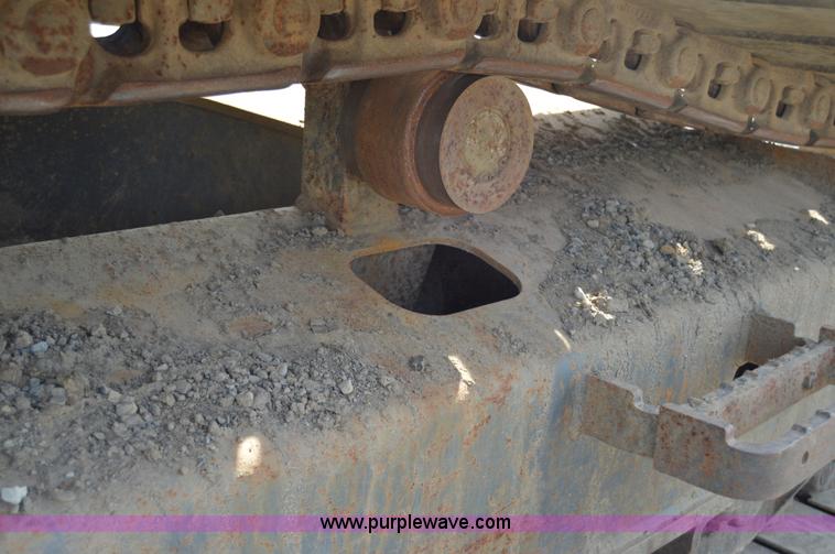 image for item F8339 2004 Kobelco SK210LC excavator