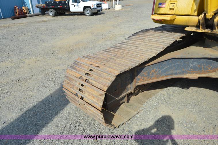 image for item F8339 2004 Kobelco SK210LC excavator