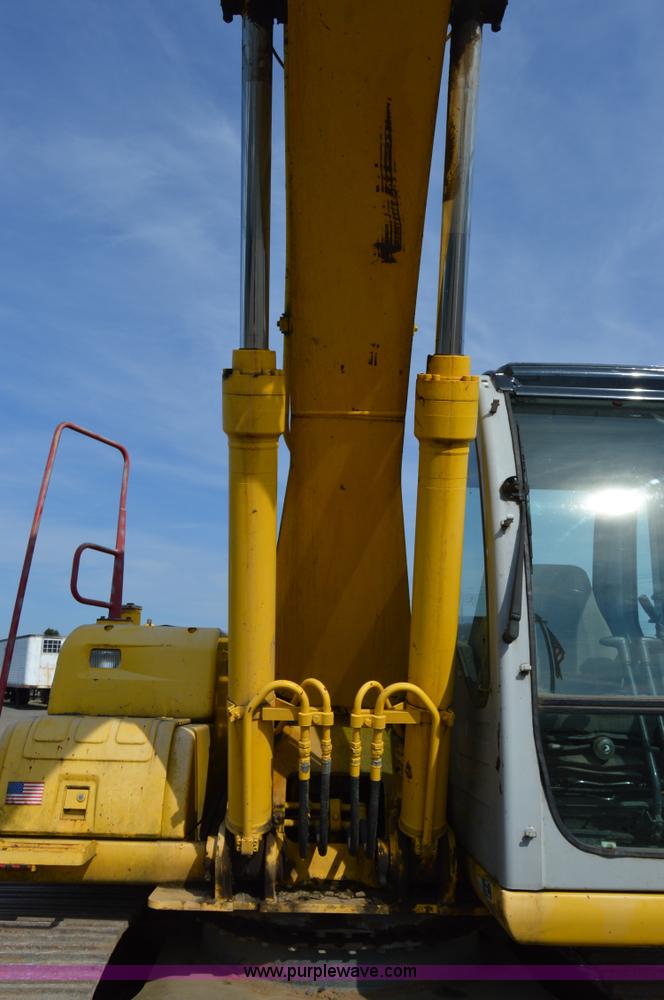 image for item F8339 2004 Kobelco SK210LC excavator