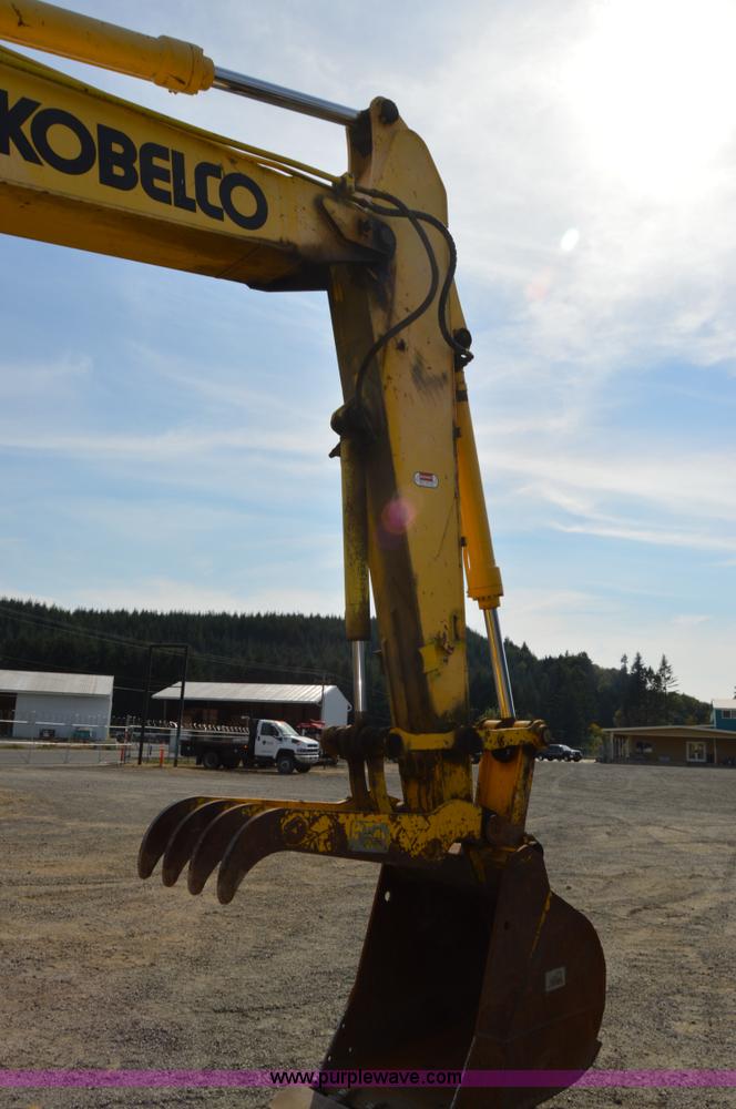 image for item F8339 2004 Kobelco SK210LC excavator