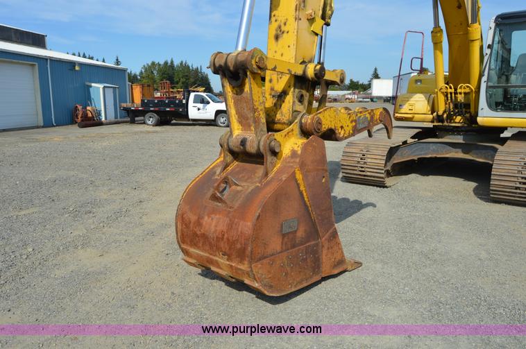 image for item F8339 2004 Kobelco SK210LC excavator