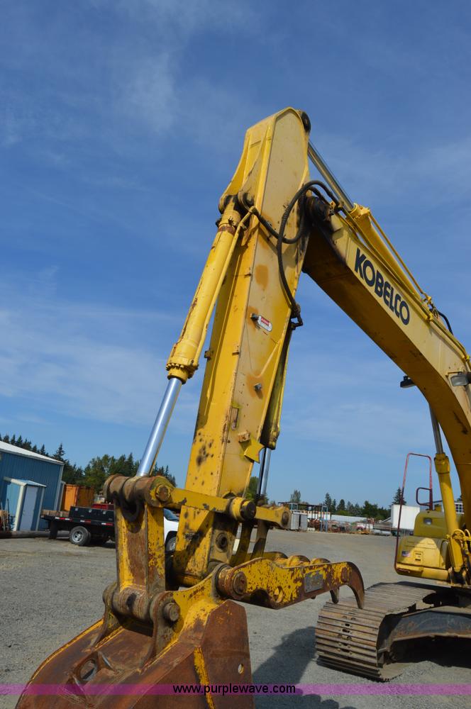 image for item F8339 2004 Kobelco SK210LC excavator