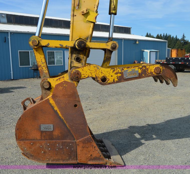 image for item F8339 2004 Kobelco SK210LC excavator