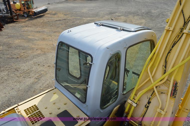 image for item F8339 2004 Kobelco SK210LC excavator
