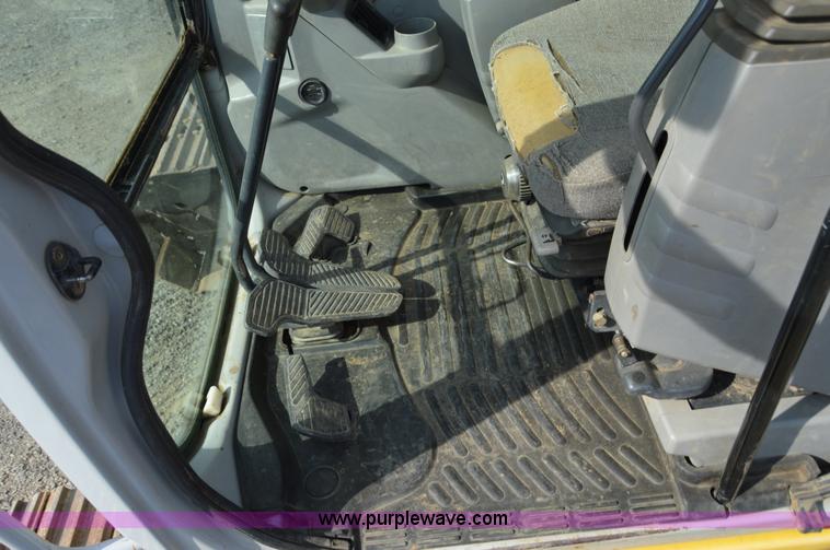 image for item F8339 2004 Kobelco SK210LC excavator